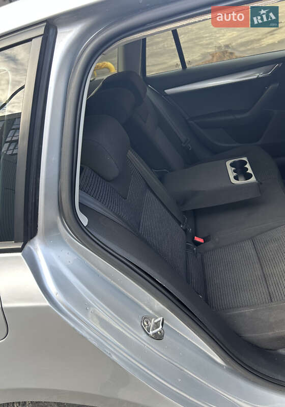 Универсал Skoda Octavia 2014 в Ужгороде