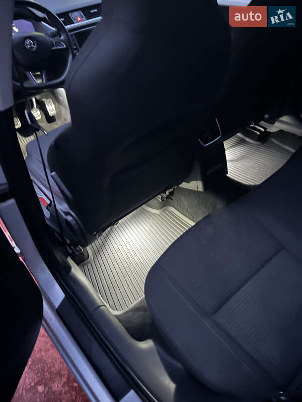 Универсал Skoda Octavia 2014 в Ужгороде