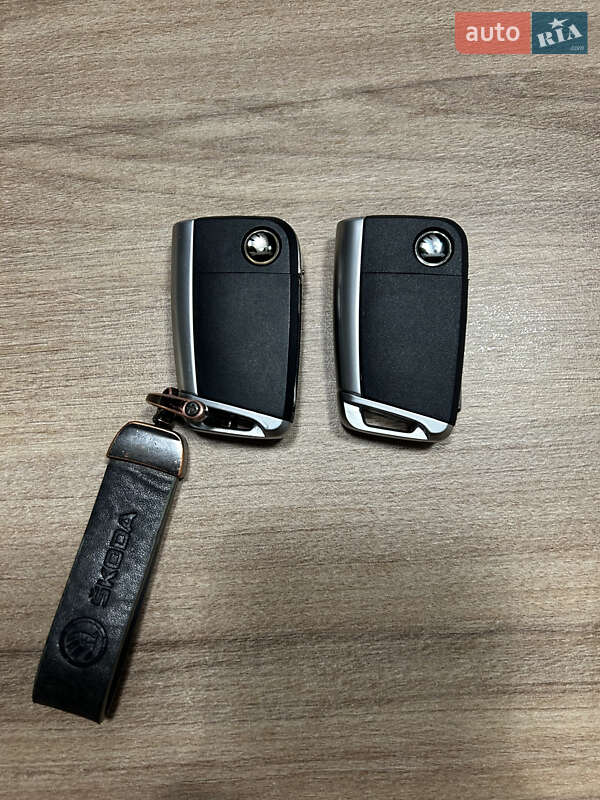 Универсал Skoda Octavia 2014 в Ужгороде