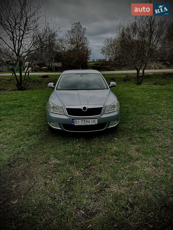 Лифтбек Skoda Octavia 2009 в Хороле
