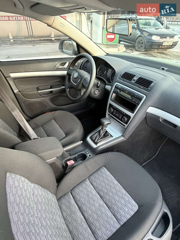Универсал Skoda Octavia 2009 в Полтаве