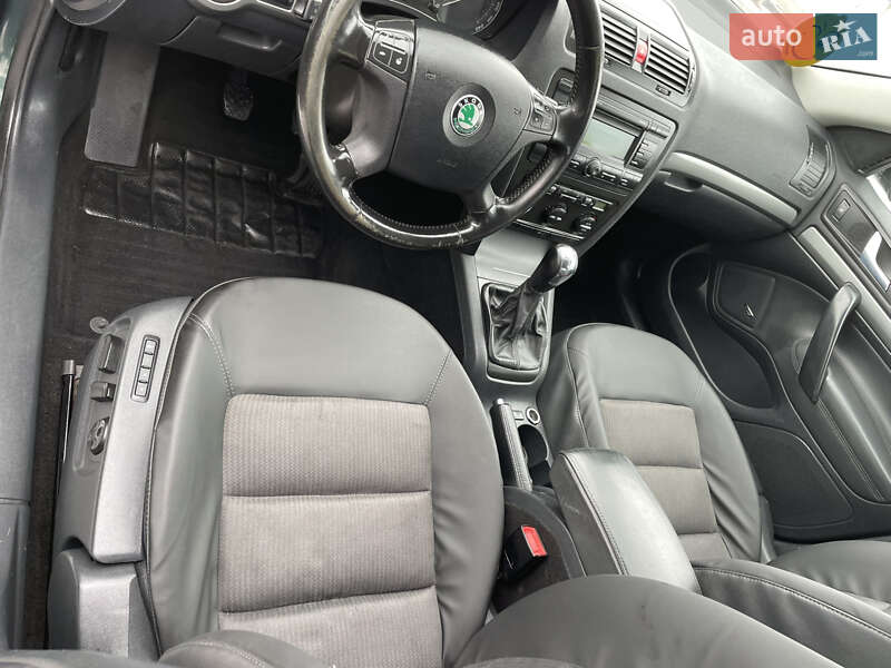 Лифтбек Skoda Octavia 2006 в Староконстантинове