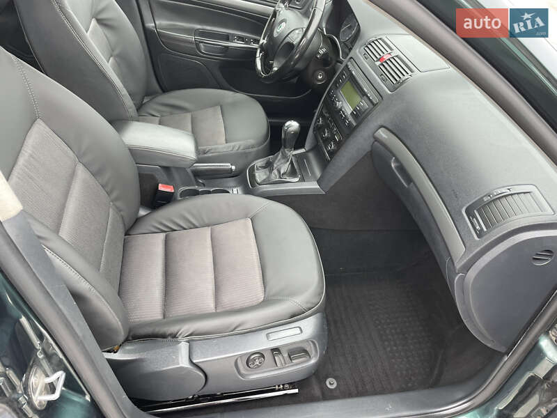 Лифтбек Skoda Octavia 2006 в Староконстантинове