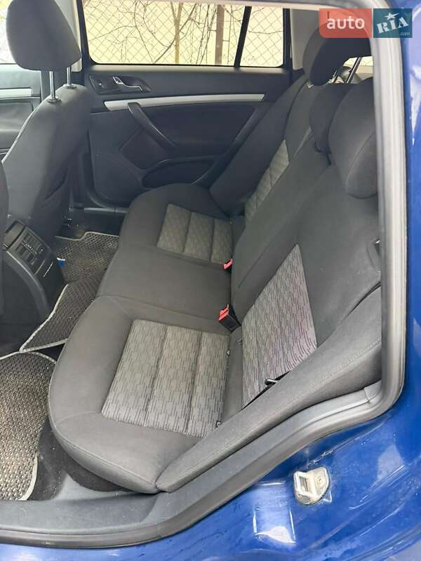 Универсал Skoda Octavia 2012 в Старом Самборе