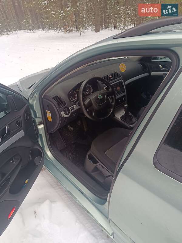 Универсал Skoda Octavia 2009 в Гадяче