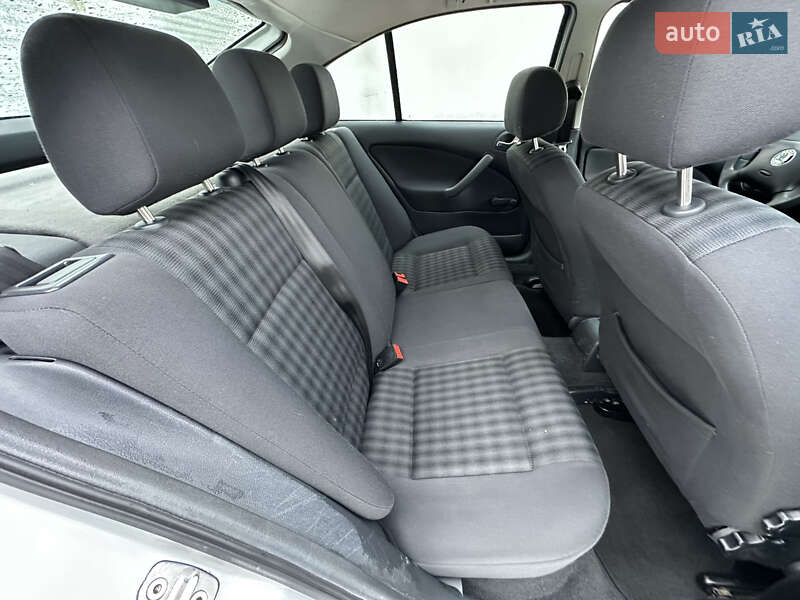 Лифтбек Skoda Octavia 2006 в Киеве