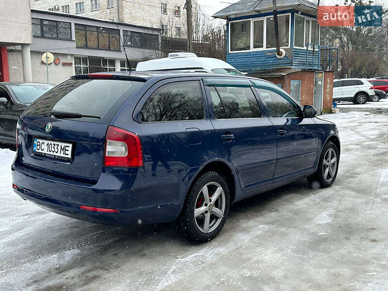 Универсал Skoda Octavia 2011 в Черновцах
