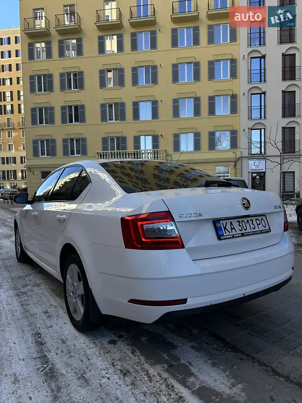 Skoda Octavia 2018 VIN TMBAC2NEXJB009323 фото оголошення 2 з 37