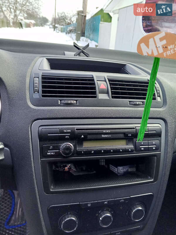 Универсал Skoda Octavia 2012 в Баре фото 5 Универсал Skoda Octavia 2012 в Баре