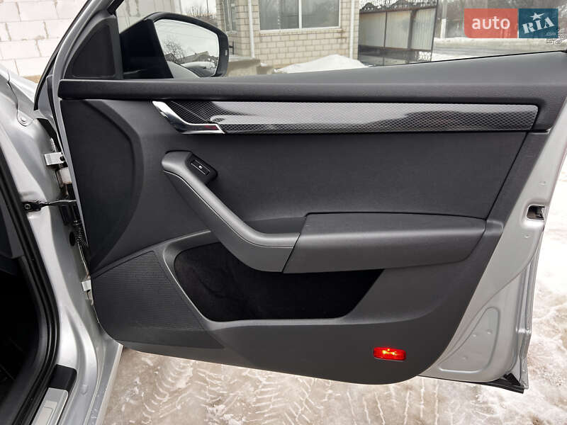 Универсал Skoda Octavia 2015 в Тростянце