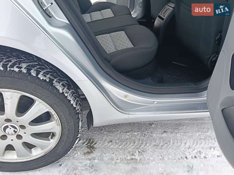 Лифтбек Skoda Octavia 2011 в Луцке фото 42 Лифтбек Skoda Octavia 2011 в Луцке