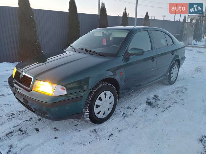 Лифтбек Skoda Octavia 1999 в Шептицькому