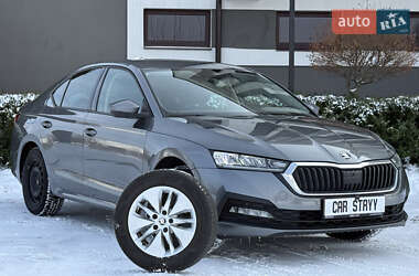 Лифтбек Skoda Octavia 2022 в Стрые