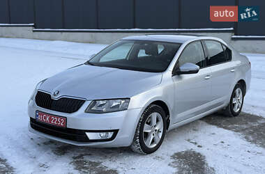 Лифтбек Skoda Octavia 2016 в Луцке