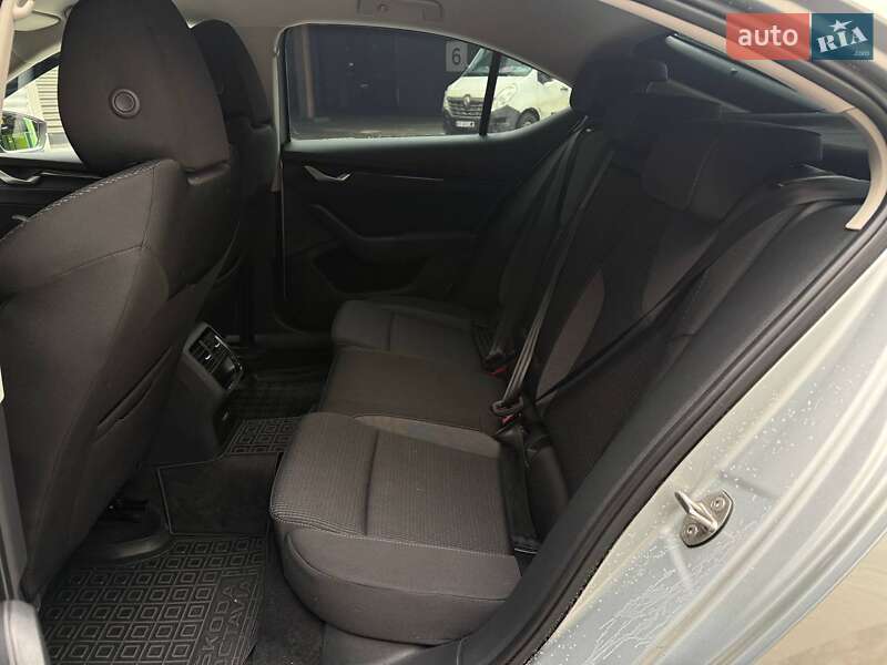 Лифтбек Skoda Octavia 2024 в Киеве фото 11 Лифтбек Skoda Octavia 2024 в Киеве