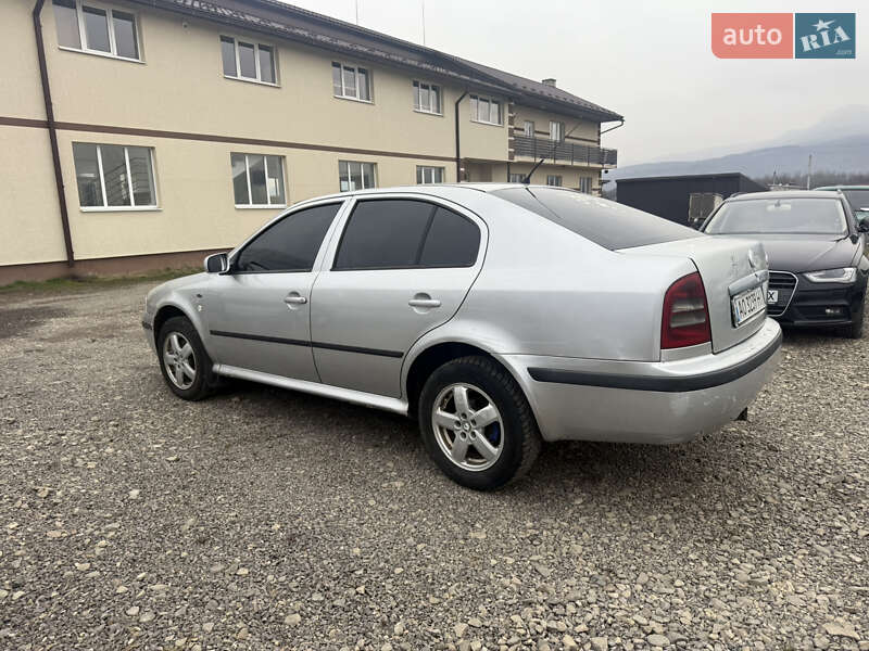 Лифтбек Skoda Octavia 2000 в Тячеве