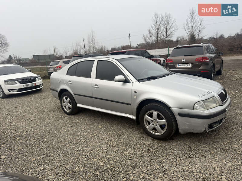 Лифтбек Skoda Octavia 2000 в Тячеве