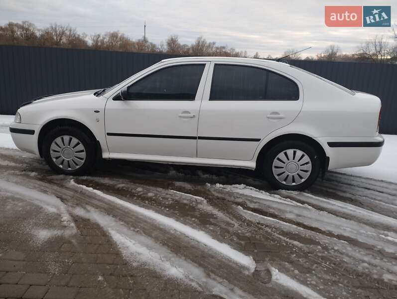 Лифтбек Skoda Octavia 2003 в Сторожинце