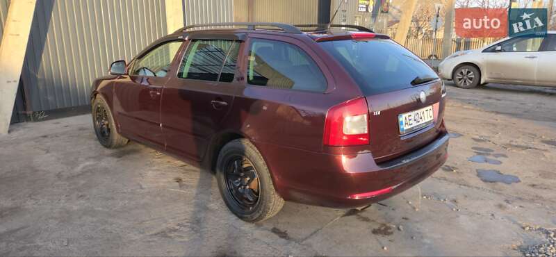 Универсал Skoda Octavia 2010 в Синельниково