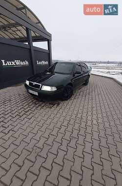 Лифтбек Skoda Octavia 2002 в Шумске