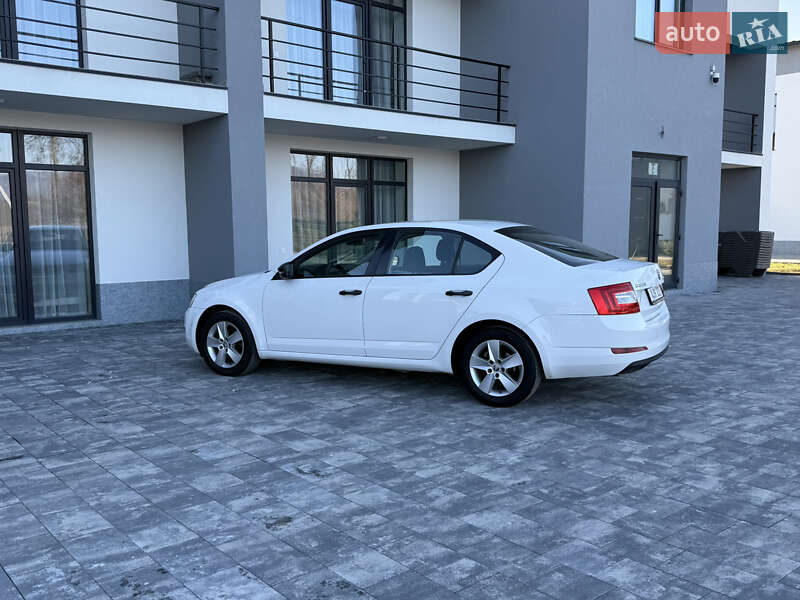 Лифтбек Skoda Octavia 2016 в Иршаве