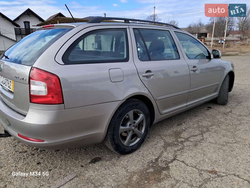 Универсал Skoda Octavia 2011 в Вижнице