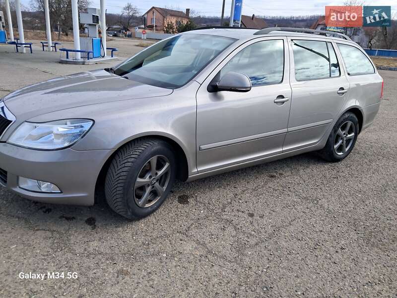 Универсал Skoda Octavia 2011 в Вижнице