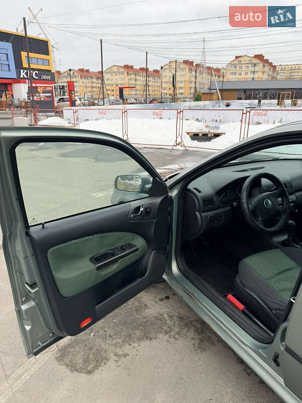 Универсал Skoda Octavia 2002 в Софиевской Борщаговке