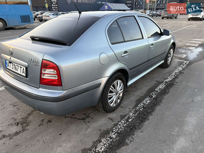 Лифтбек Skoda Octavia 2004 в Киеве