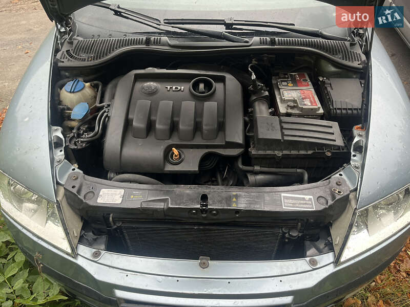 Лифтбек Skoda Octavia 2005 в Киеве