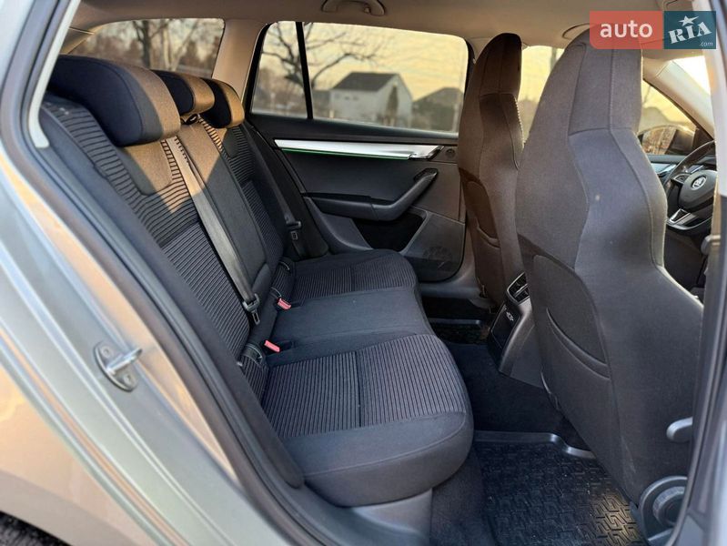 Универсал Skoda Octavia 2015 в Звягеле