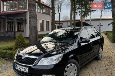 Универсал Skoda Octavia 2010 в Городке