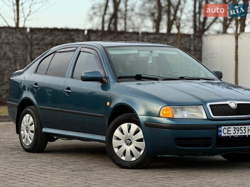 Лифтбек Skoda Octavia 2003 в Черновцах