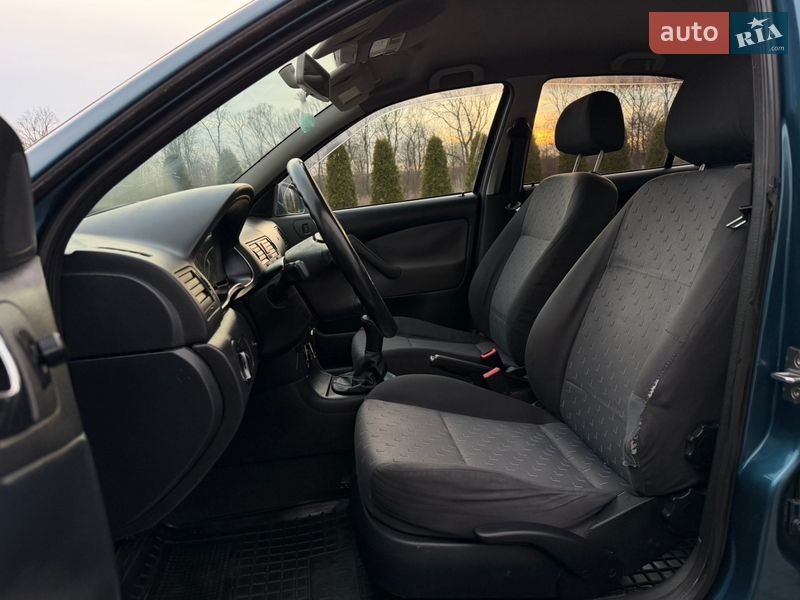 Лифтбек Skoda Octavia 2003 в Черновцах