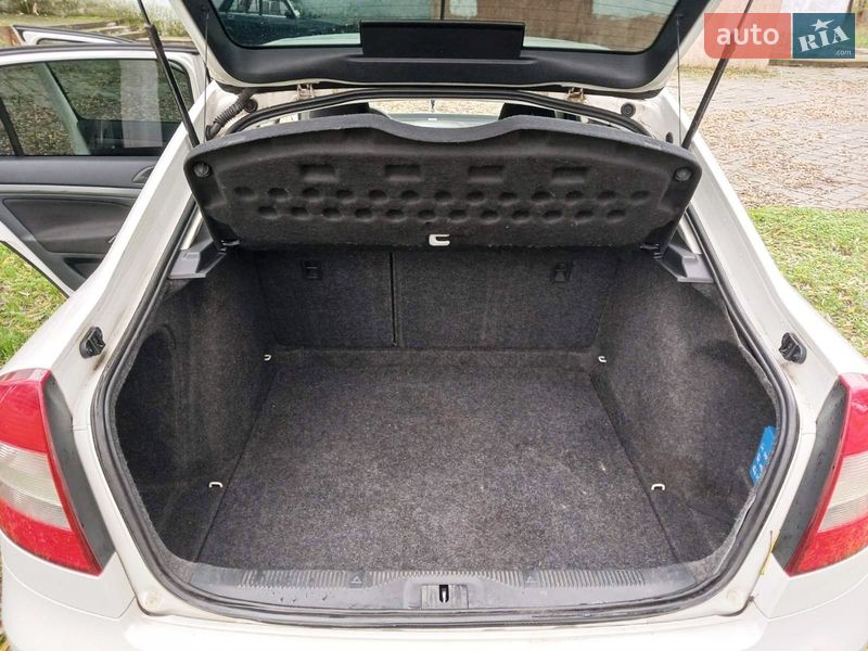 Лифтбек Skoda Octavia 2012 в Сарате