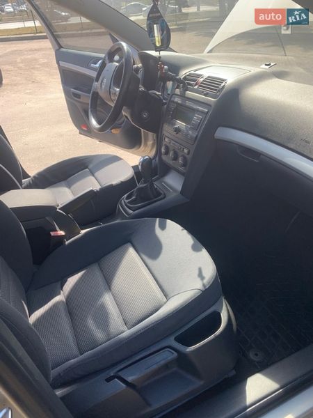 Лифтбек Skoda Octavia 2006 в Львове
