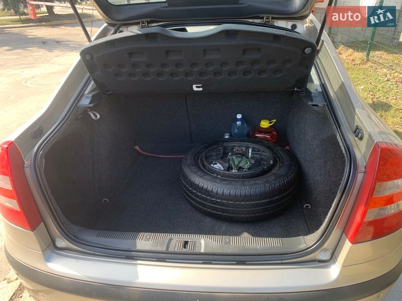Лифтбек Skoda Octavia 2006 в Львове