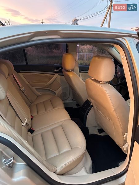 Лифтбек Skoda Octavia 2005 в Виноградове