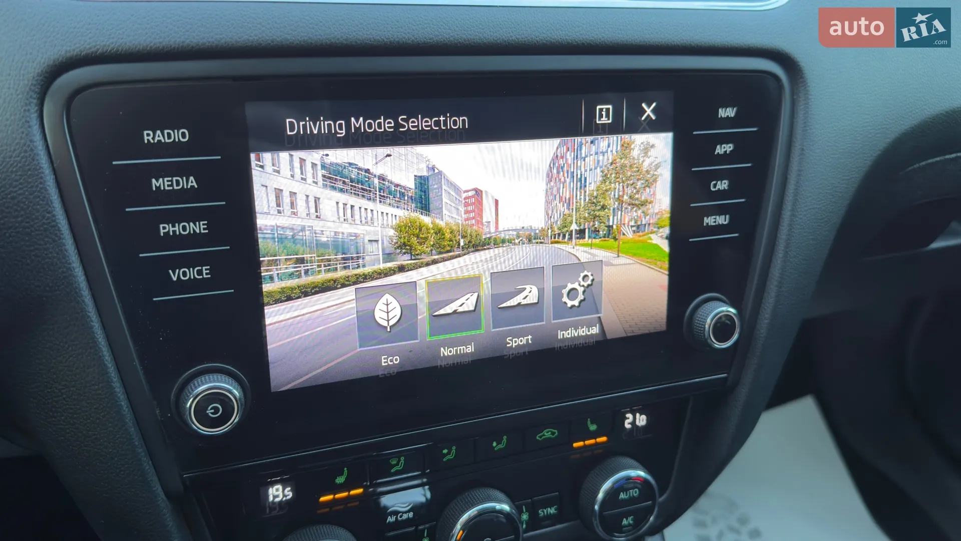 2019 Skoda Octavia - мініатюра 47