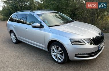 Универсал Skoda Octavia 2017 в Черновцах