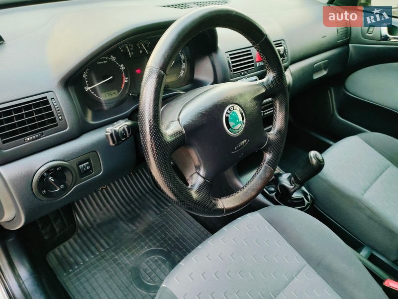 Лифтбек Skoda Octavia 2009 в Львове