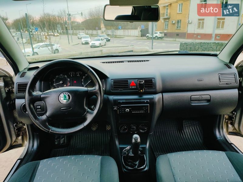 Лифтбек Skoda Octavia 2009 в Львове