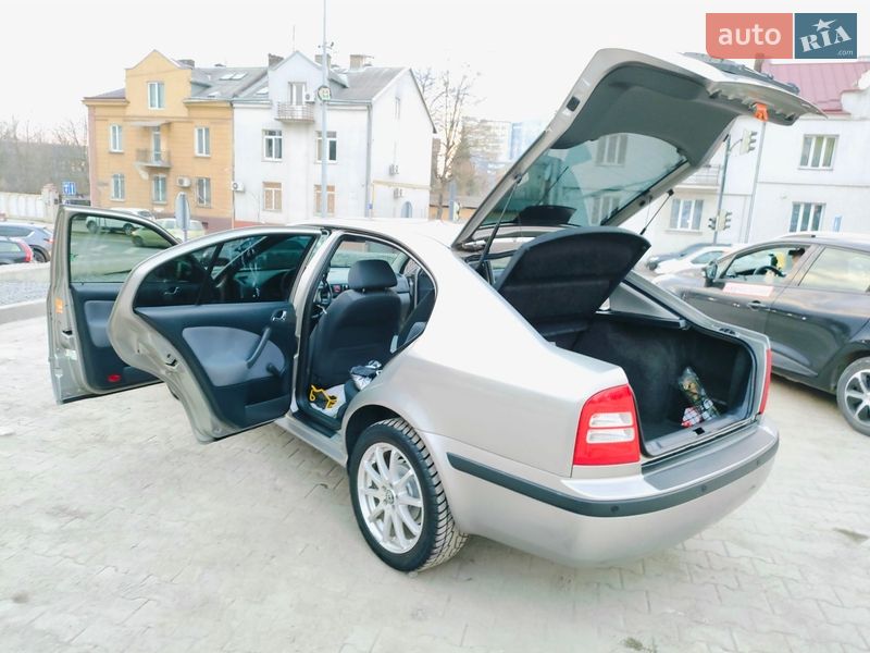 Лифтбек Skoda Octavia 2009 в Львове