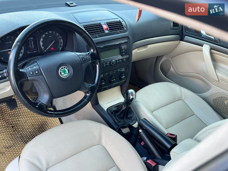 Лифтбек Skoda Octavia 2005 в Кицмани