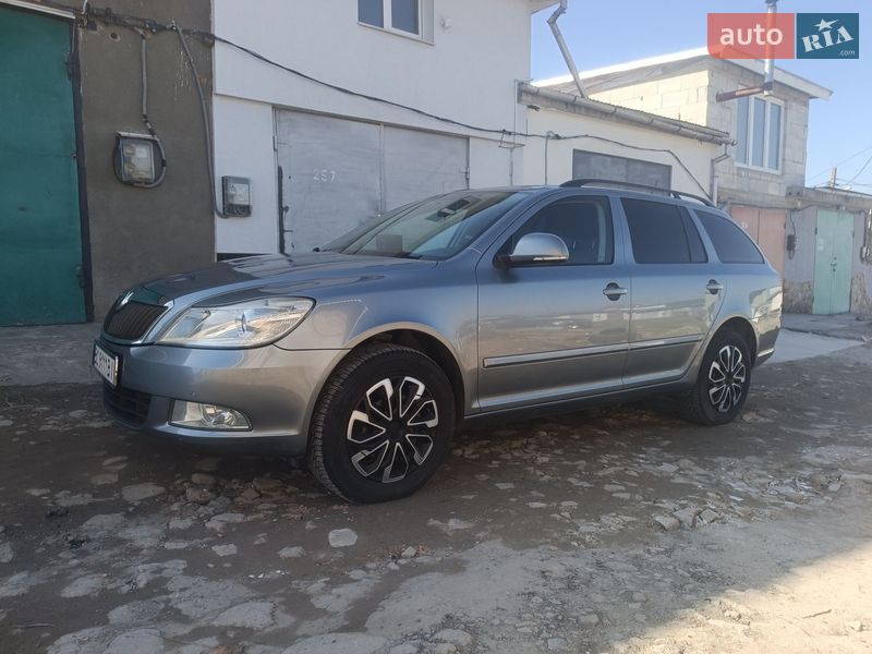 Універсал Skoda Octavia 2012 в Трускавці