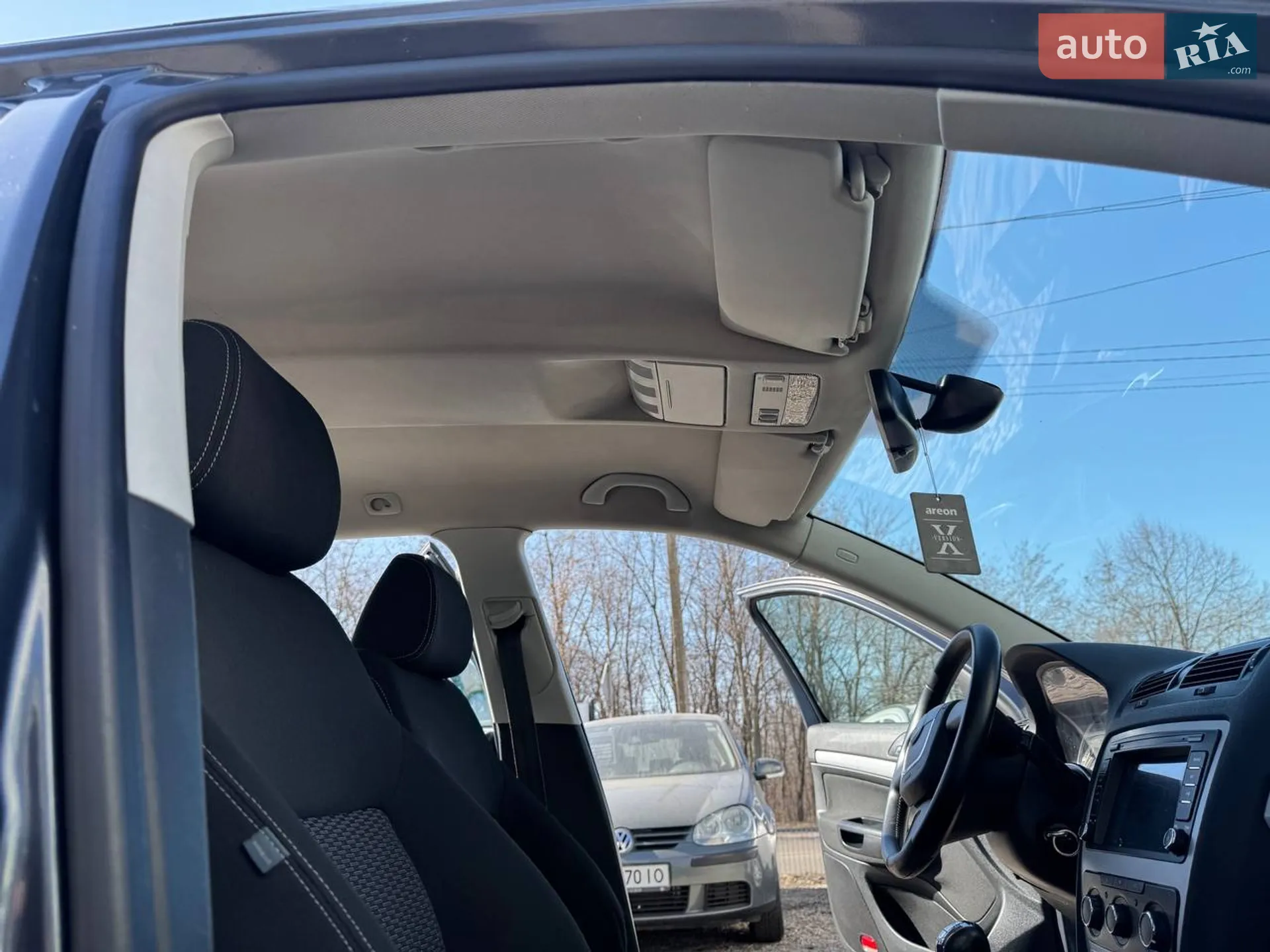 2010 Skoda Octavia - мініатюра 48