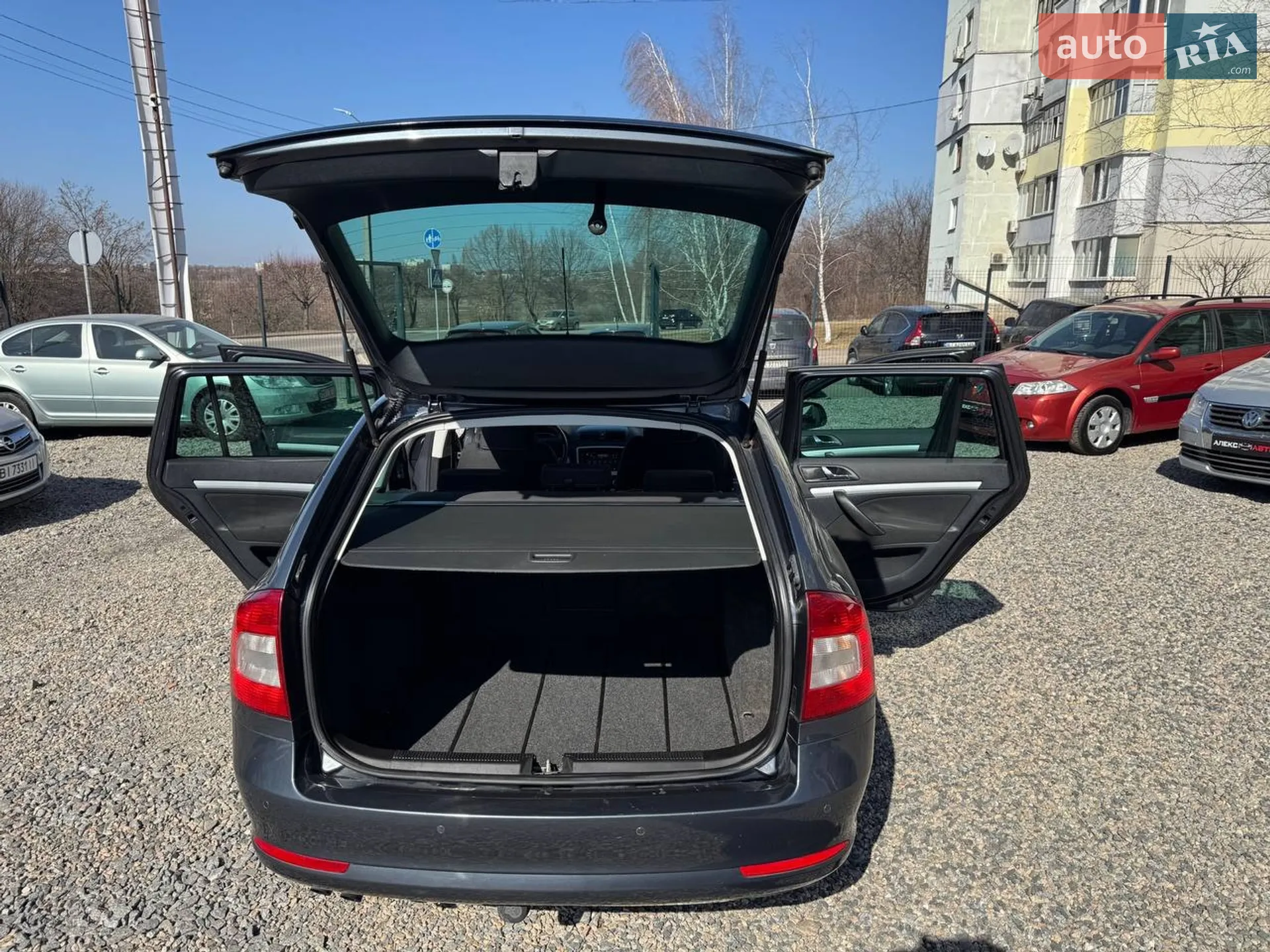 2010 Skoda Octavia - мініатюра 68