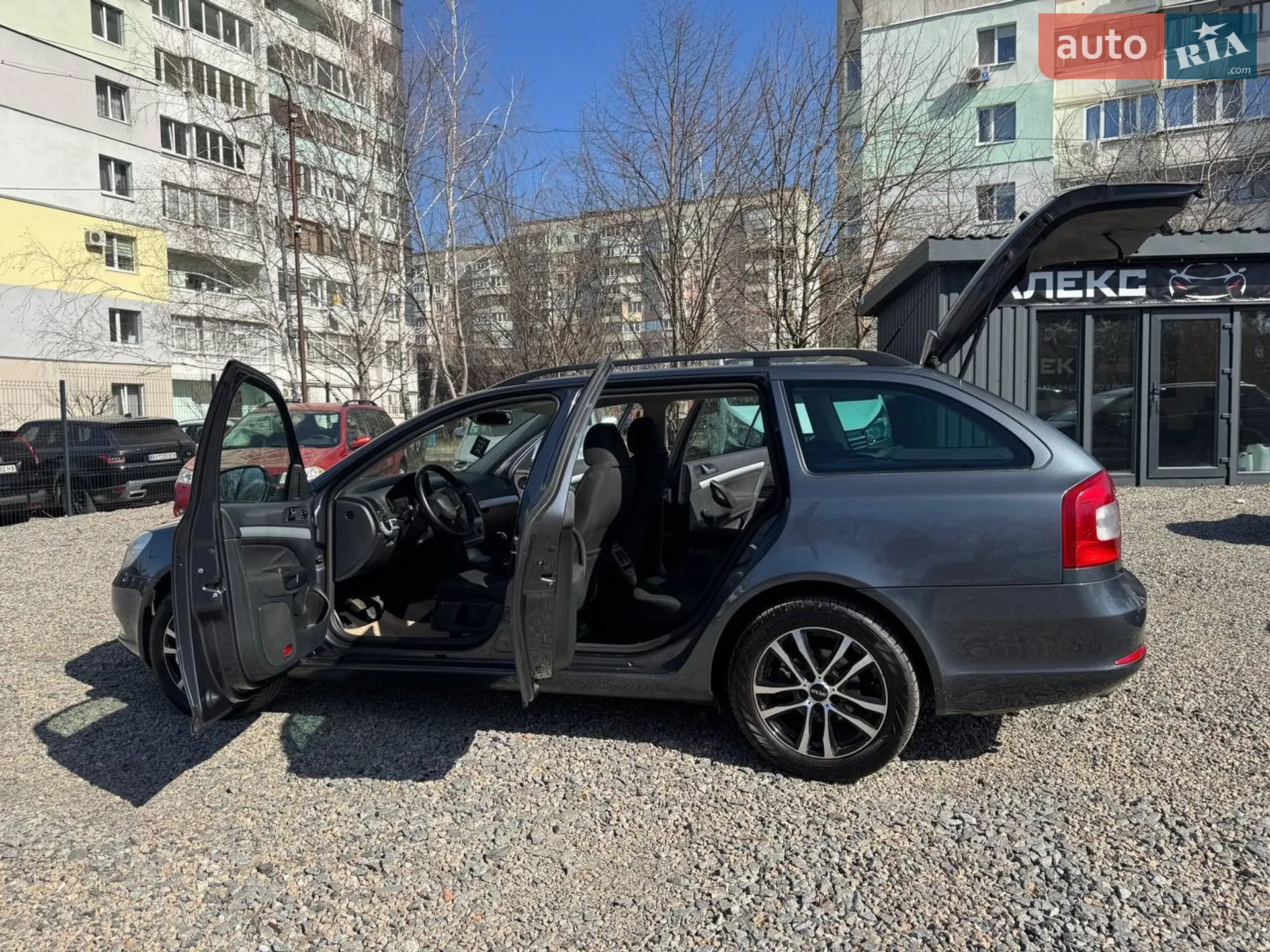 2010 Skoda Octavia - мініатюра 74