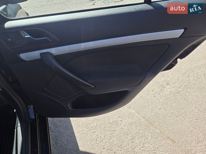 Универсал Skoda Octavia 2010 в Полтаве