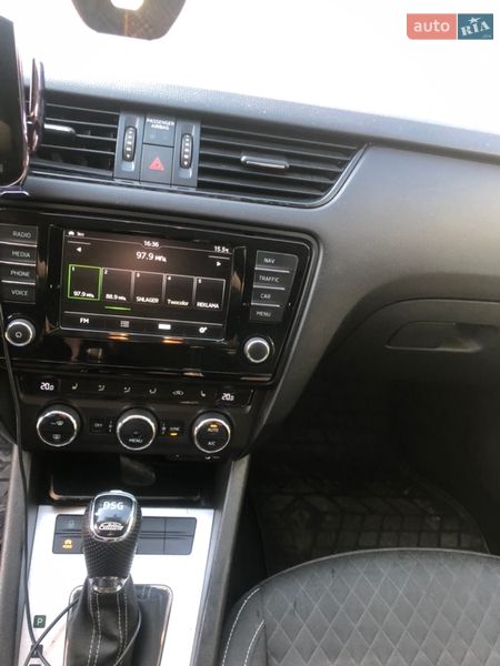 Универсал Skoda Octavia 2015 в Ужгороде